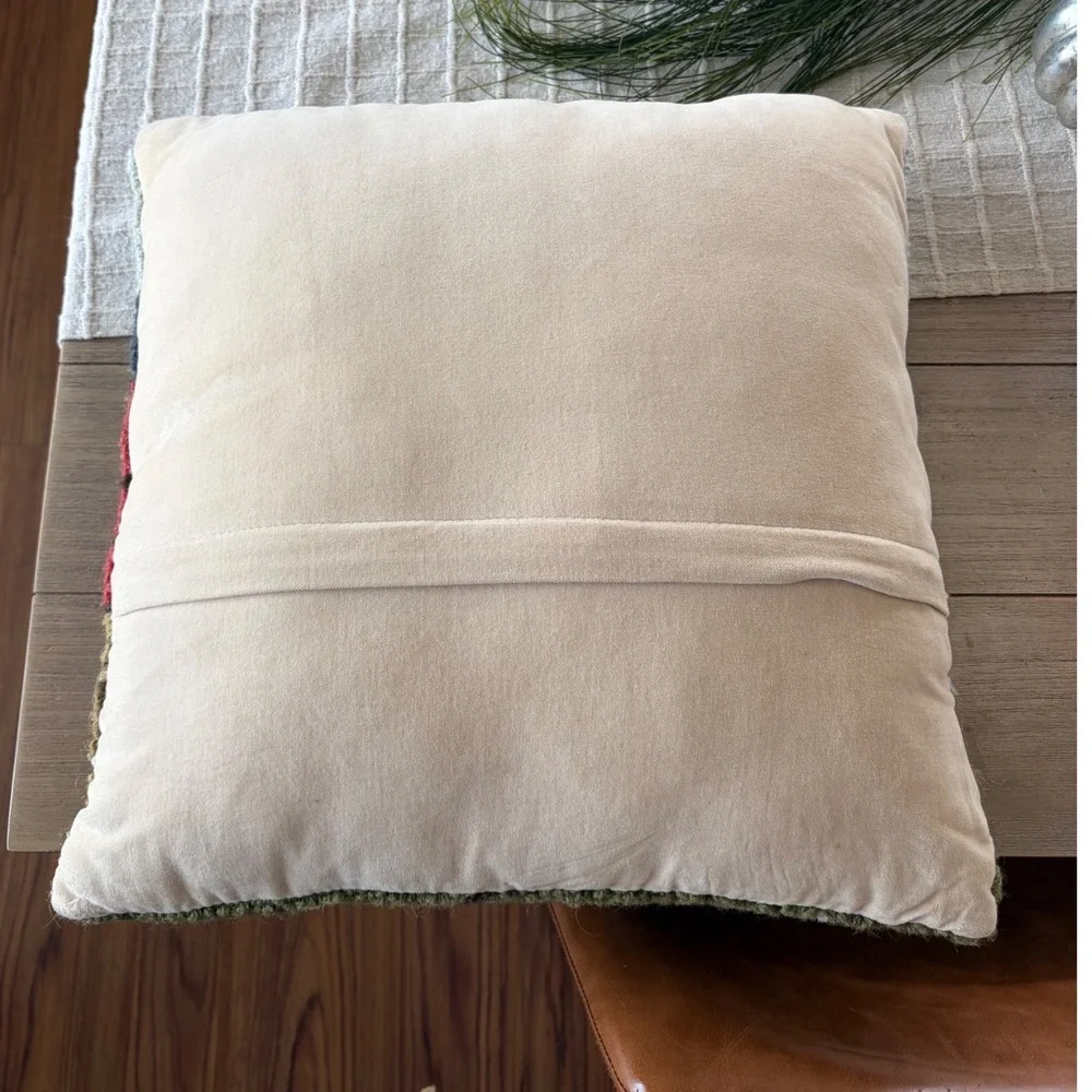 Hand Hooked Wool Red Barn Throw Pillow 18x18 Farmhouse Decor 99BJA03C18SQ